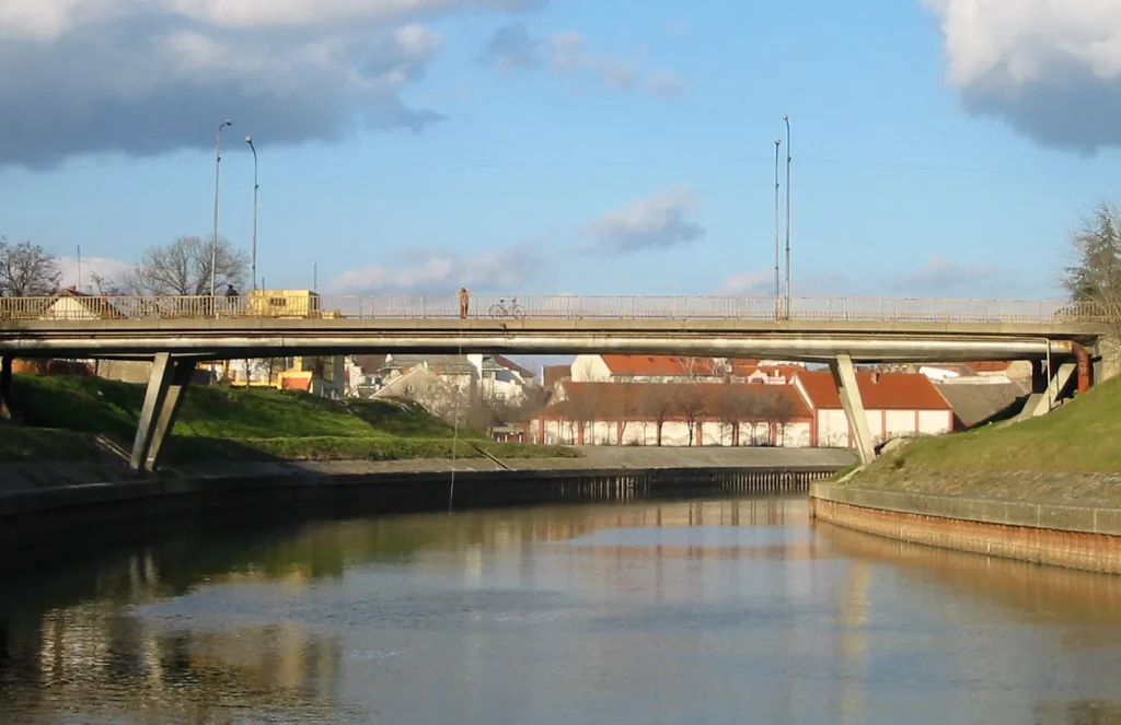 Most u Zmaj Jovinoj
