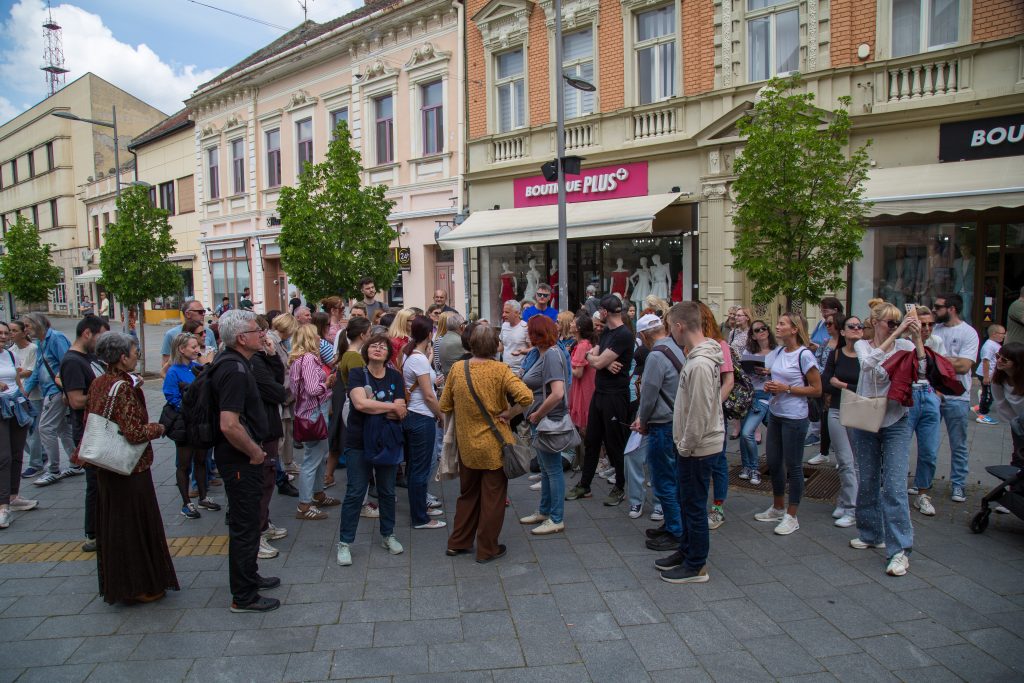Од најмлађих до најстаријег учесника од 95 година: Велико интересовање за наставак "Шетњи кроз наслеђе" 5 osma setnja 4