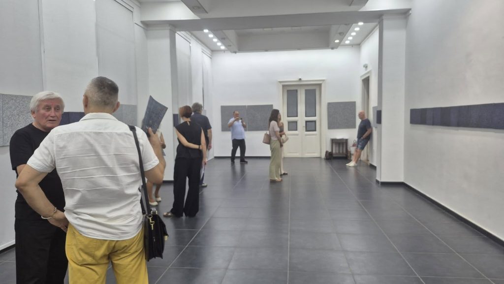 У Малом салону Народног музеја отворена изложба „Освежавање меморије" Момира Кнежевића 6 765995691 1533416535251054 3615201721000047726 n