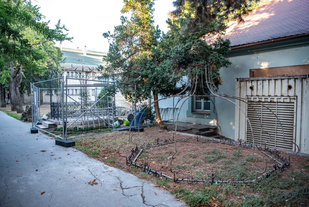 Градска башта: Почела санација салетле и кантине 5 GUZ 1285